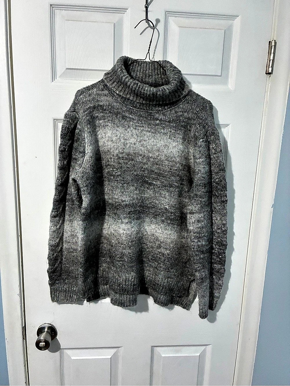 Simply Vera Wang Gray Cowl Neck Sweater Size Medium